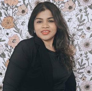 Meet your Posher, Arwa